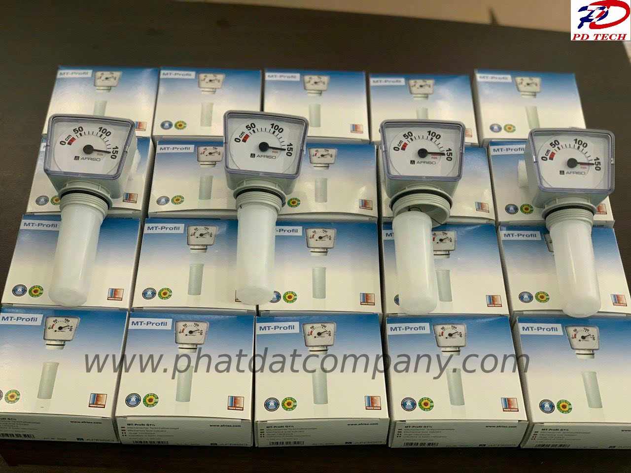 Hình ảnh thực tế giao đồng hồ báo mức dầu cho nhà máy khách hàng ở bình dương