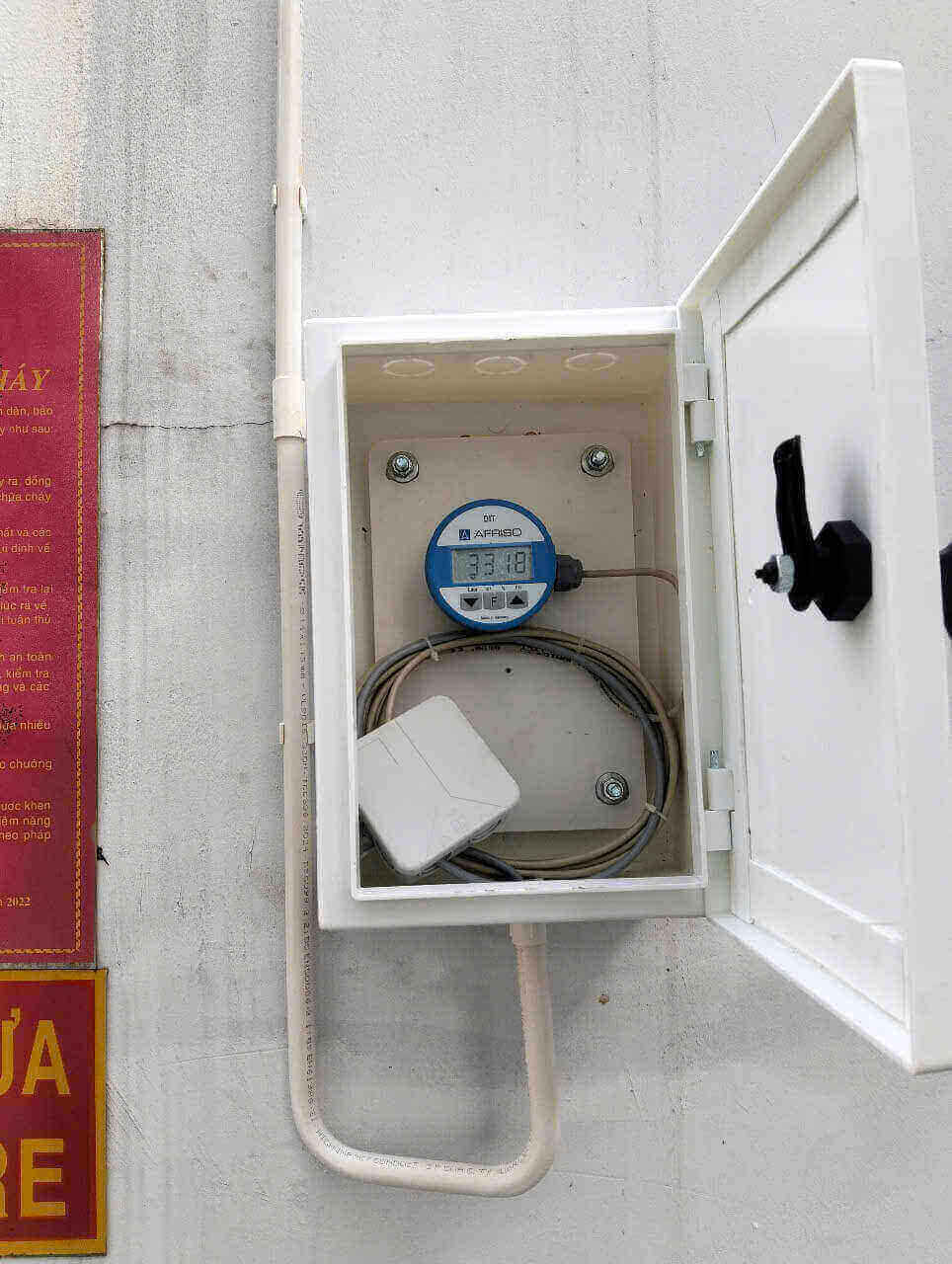 cảm biến báo mức dầu